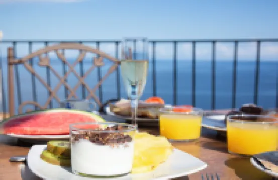 薩巴洛尼亞青年旅館