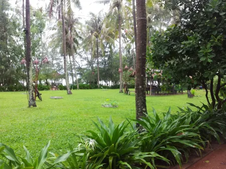 Nataya Round House Coral Bay Resort