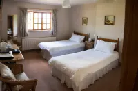 Larkrise Cottage Bed and Breakfast Các khách sạn ở Arrow with Weethley