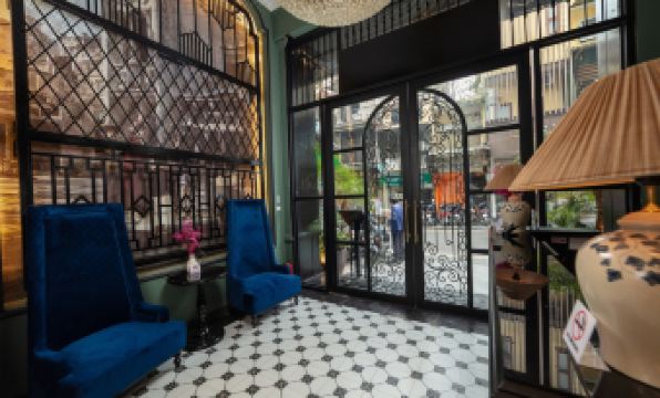 Madelise Adora Hotel & Travel