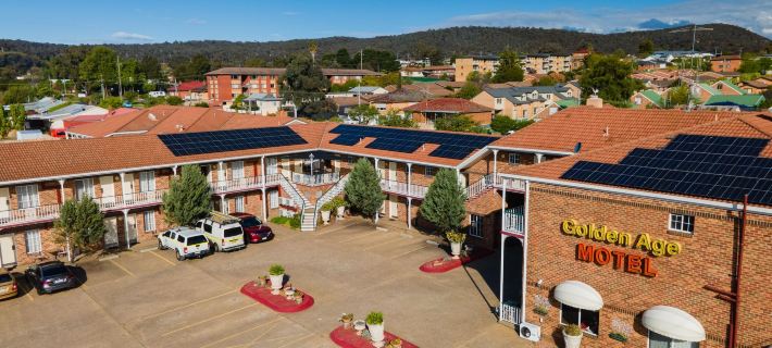 Golden Age Motor Inn Отели в г. Куинбиан