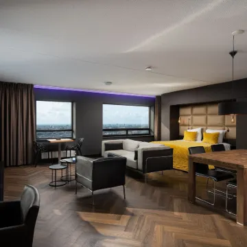 The Penthouse at the Hague Tower Hotel dekat Menara The Hague