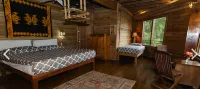Roatan Bed & Breakfast Apartments - parkir