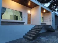 Canary Guesthouse Hotels near The Land Split