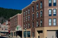 Holiday Inn Express & Suites Deadwood-Gold Dust Casino Hotels in Deadwood