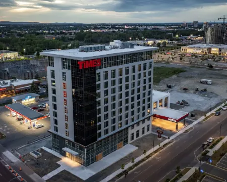 Grand Times Hotel Laval - Centropolis Hotels in Laval