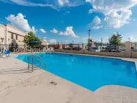 Quality Inn & Suites Hotels near Cincinnati Observatory