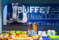 Ibis Budget Courbevoie Paris la Défense 1 - breakfast