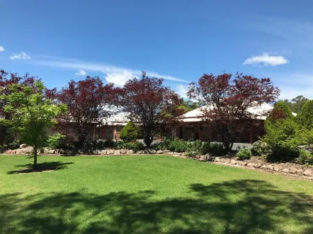 Crows Nest Motel Отели в г. Кроус Нест