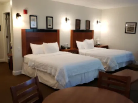 Crescent Suites Hotel Hotels in Waltham