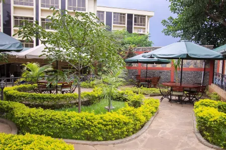 Pinecone Hotel Kisumu Отели в г. Кисуму