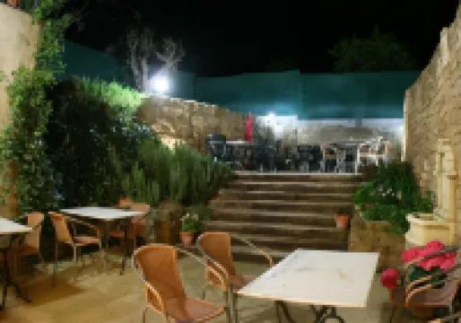 Hostal la Fuente Hotel a 