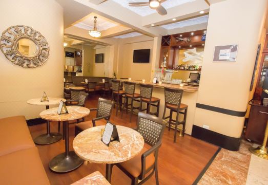 호텔 로비 편의시설