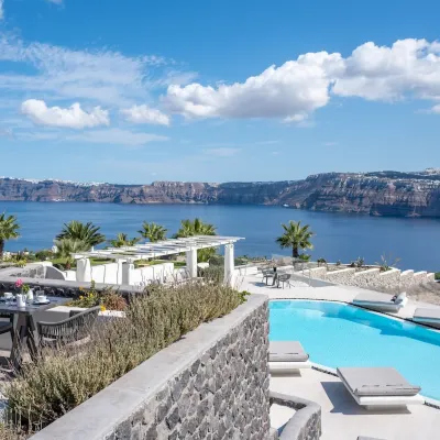 Elements of Caldera Suites Отели рядом с достопримечательностью «Пляж Камбия»