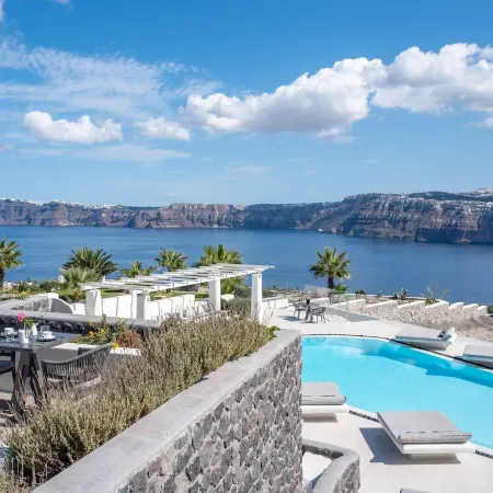 Elements of Caldera Suites Отели рядом с достопримечательностью «Белый пляж»