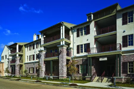 Carriage House Hotel Отели в г. Лафайетт