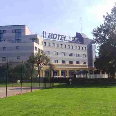 Hôtel Restaurant Le Paddock Hotel Exterior
