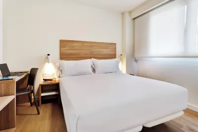 Sercotel Logroño Suites Отели в г. Логроньо