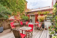 Hôtel la Marisa Grande Plage Отели в г. Сен-Жан-де-Люз