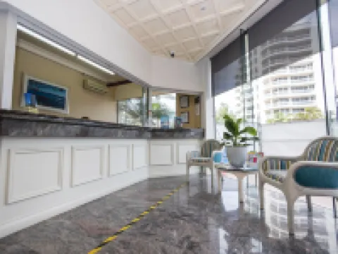 Burleigh Surf Apartments Hotels in Miami