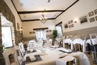 Hotel Monumento Pazo do Castro Hotels in Valdegodos