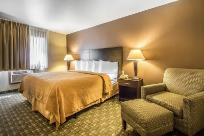 Quality Inn & Suites Decorah Hôtels à : Decorah
