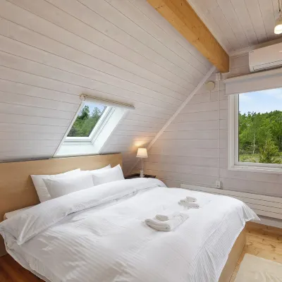 Gekko House Hotels near White Isle Niseko