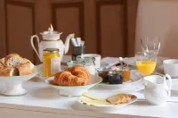 ドメーヌ ドゥ ビュク、ル シャトー - 朝食