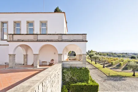 Lam Hotel Convento do Desagravo Отели в г. Сан-Жиан