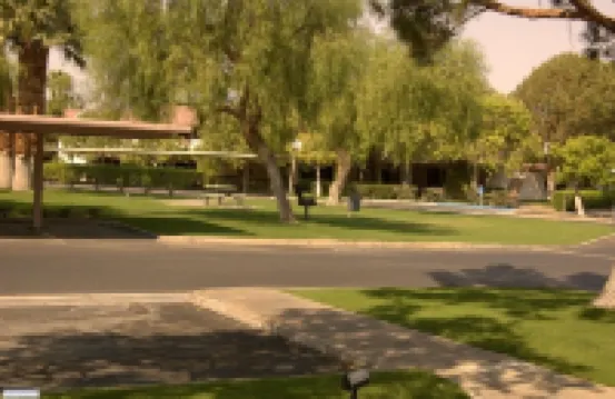 Palm Springs Condo in Beautiful Garden Setting.  Close to Major Attractions.