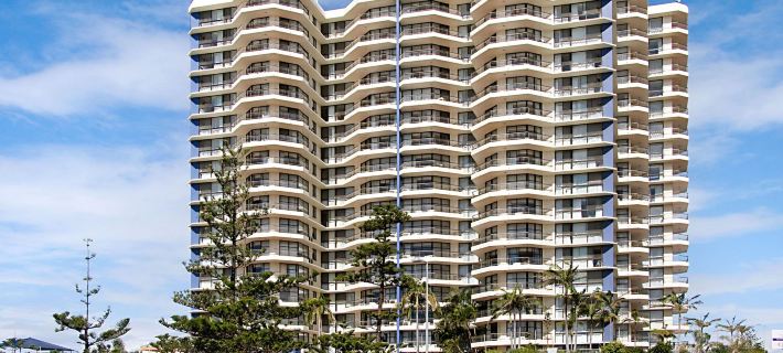 Beach House Seaside Resort Hotels in Coolangatta