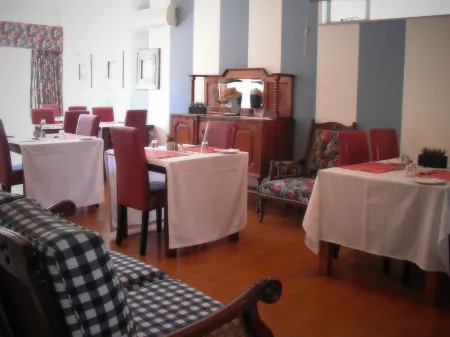 The Lighthouse Guesthouse Отели в г. Bo-Karoo