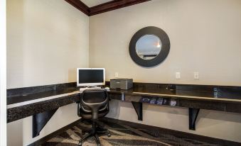 Cobblestone Hotel & Suites - Victor