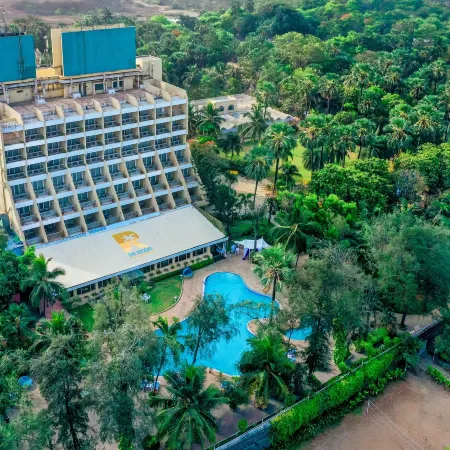 The Resort Отели рядом с достопримечательностью «Пляж Акса»