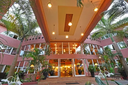 Imperial Golf View Hotel Отели рядом с достопримечательностью «Apartment DMX 2»