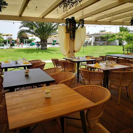 Rey Beach Club