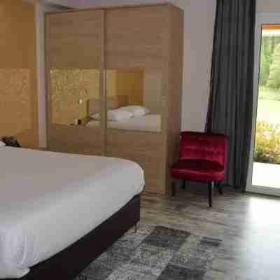 L'Hôtel du Lac Rooms