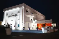 Le Grand Hotel de la Plage Hotels in Biscarrosse