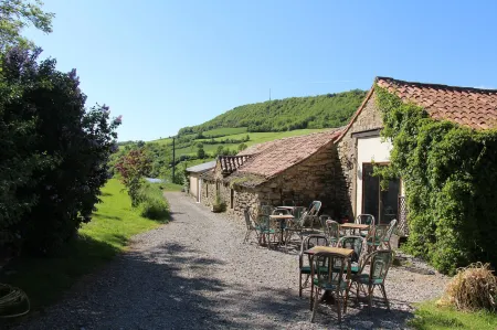 Domaine d'Alcapiès Отели в г. Сен-Виктор-Э-Мельвьё