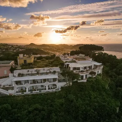 Paradise Relais Villa Janto' Hotels near Chiaia Beach