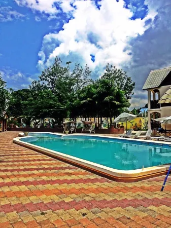 Hotel Taciana Отели в г. Леоан