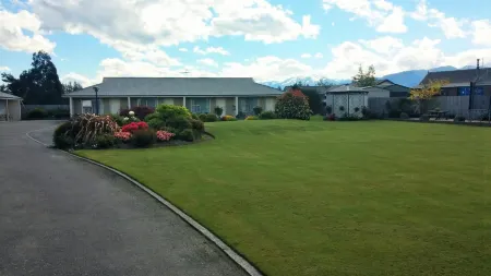 Mount Hutt Motels Отели в г. Метвен