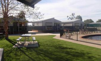 Ashleigh Court Motor Inn