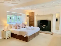The Lighthouse Hotels in Frome