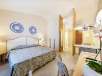 拉科尼亞村藍光酒店 坎尼吉翁酒店