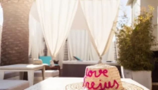 Hotel Sable Et Soleil - Port, Plage et Jacuzzi Privé