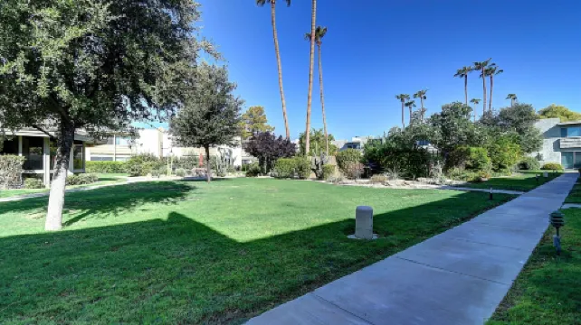 Unbeatable Old Town Location! Modern and Classy!