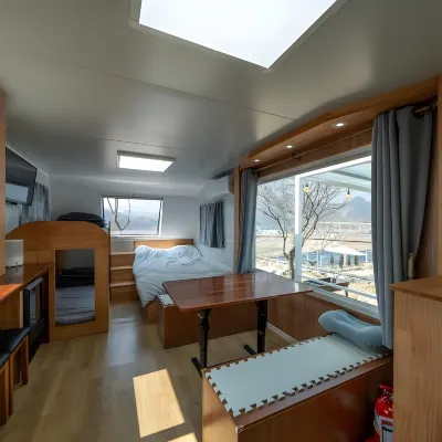 The Hill Glamping โรงแรมใกล้อิลซิน-ดง
