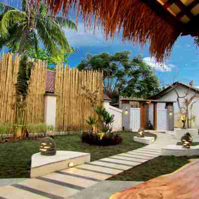 The White Key Luxury Villas Hotel Exterior