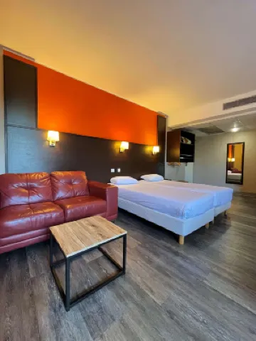 Kyriad Direct Dijon Nord Hotels near Zenith Tramway Station